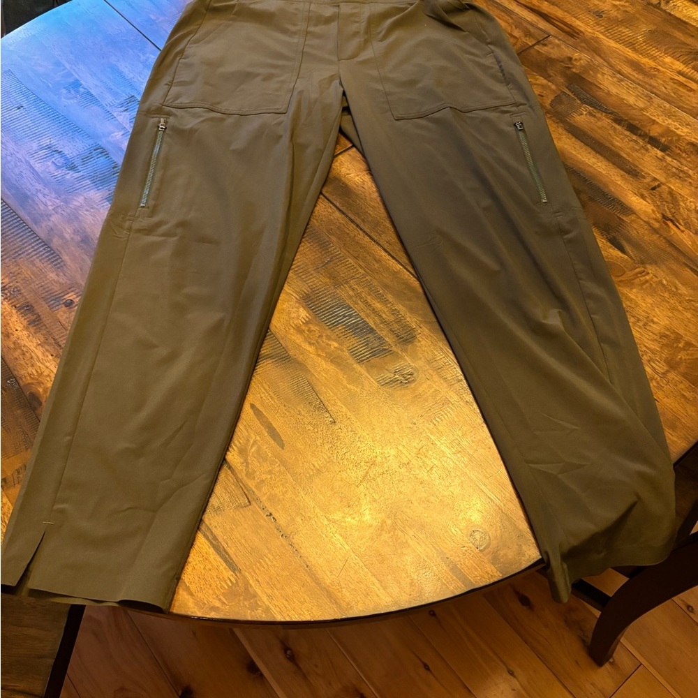 Athleta Brooklyn ankle pants Olive green 6